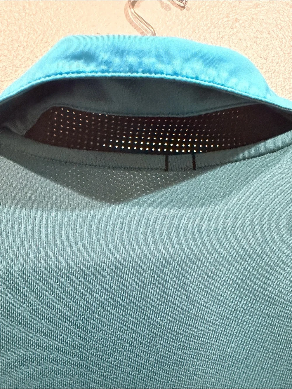 Nike Golf Tour Performance Dri Fit Blue Teal White Diagonal Wave Golf Polo Vent